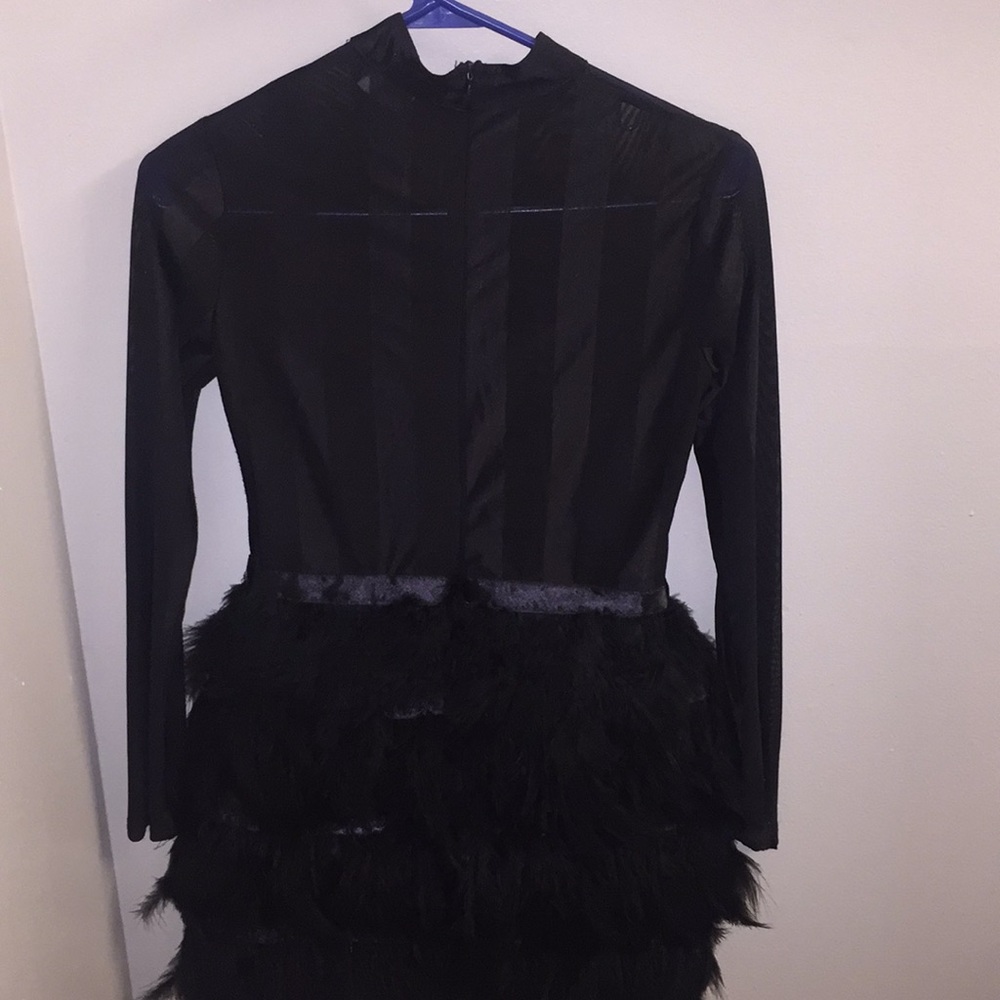 Black feather dress - Picture 4 of 6